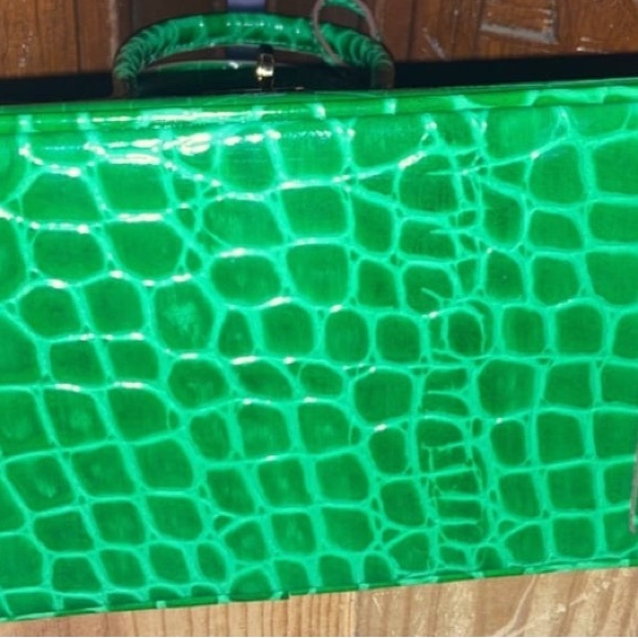 Kelly Green Crocodile Pattern Handbag/crossbody - Picture 5 of 5